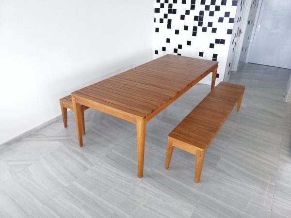 Rich results on Google's SERP when searching for "Teak Bench"