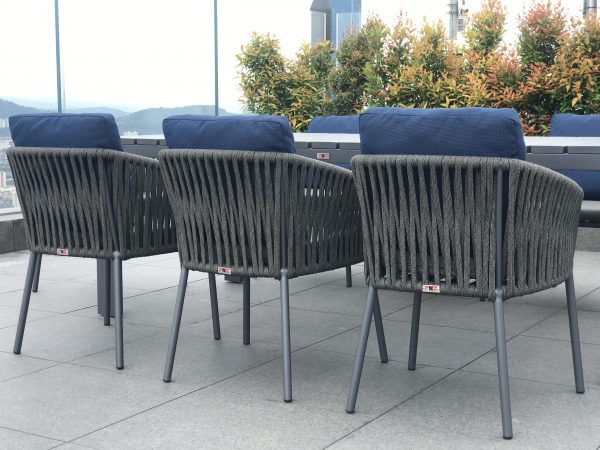 Rich results on Google's SERP when searching for "Dining Table"