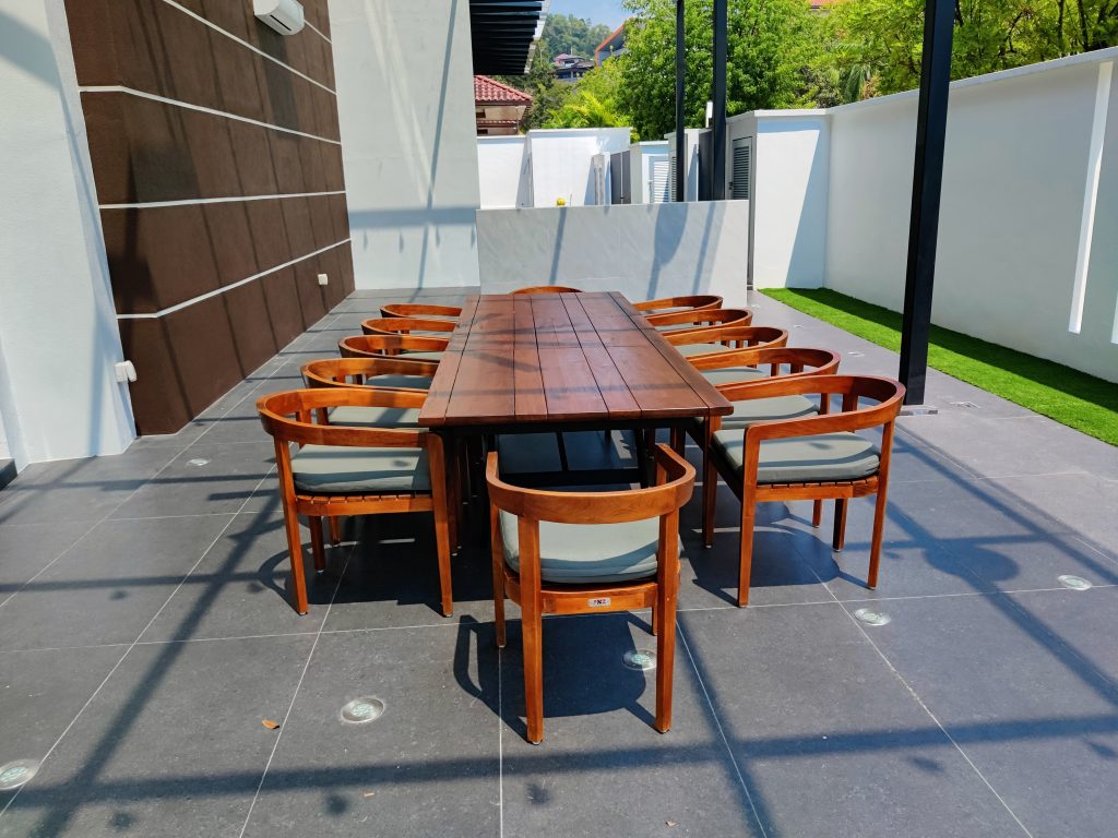 QATAR EXT. TABLE Outdoor Furniture Manufacturer